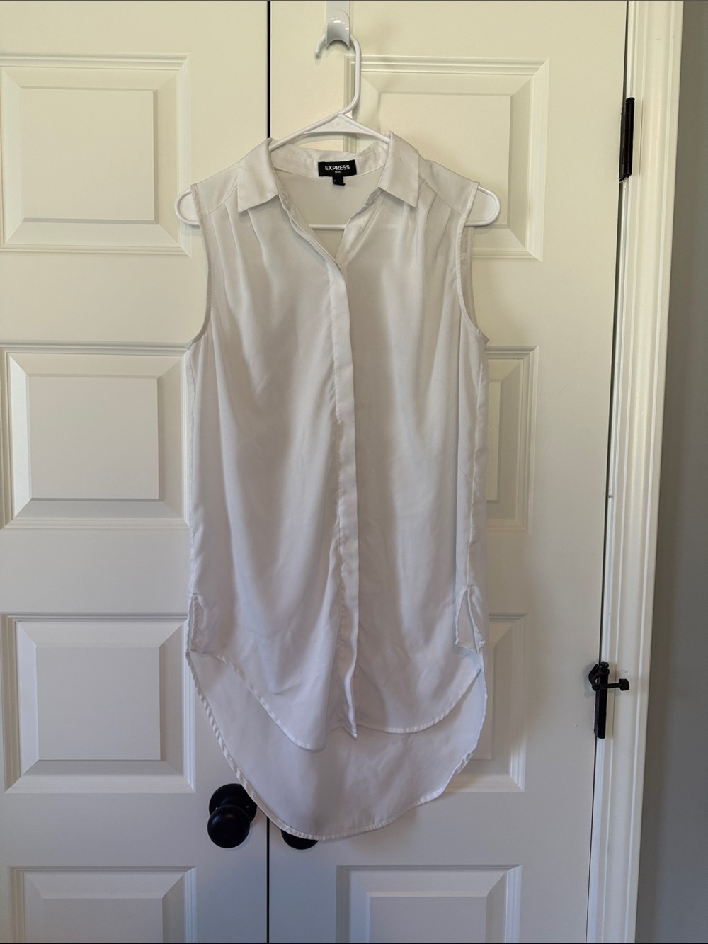 Express White Sleeveless Button-Down High-Low Tunic